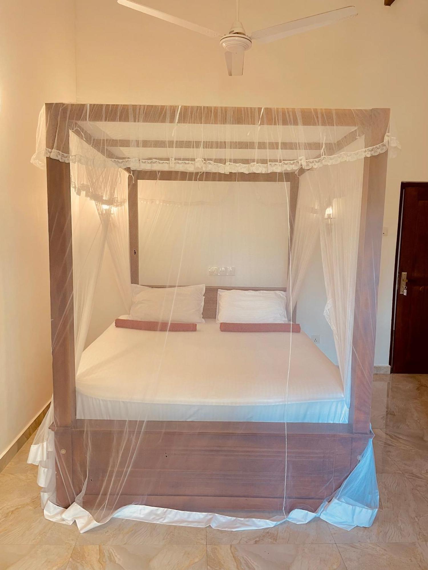 Riverwood Villa Weligama Rum bild