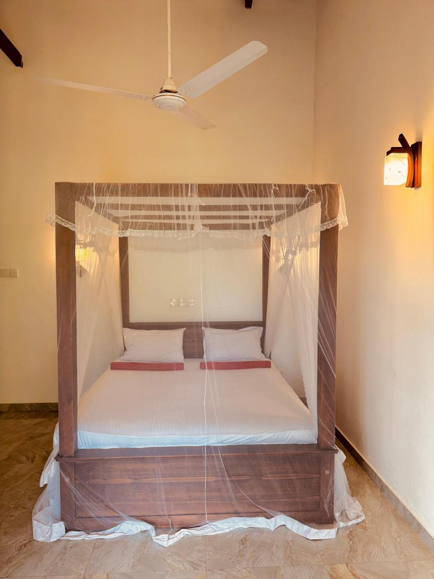 Riverwood Villa Weligama Rum bild