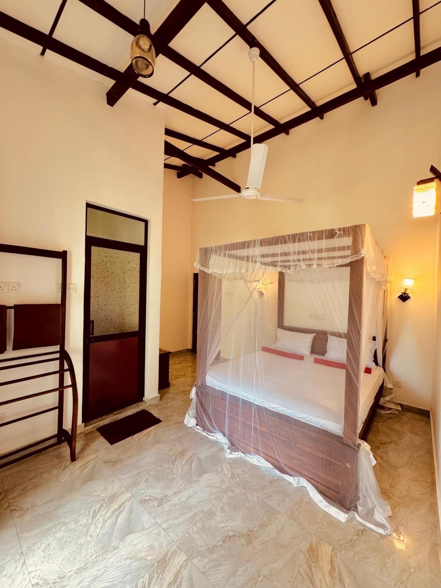 Riverwood Villa Weligama Rum bild